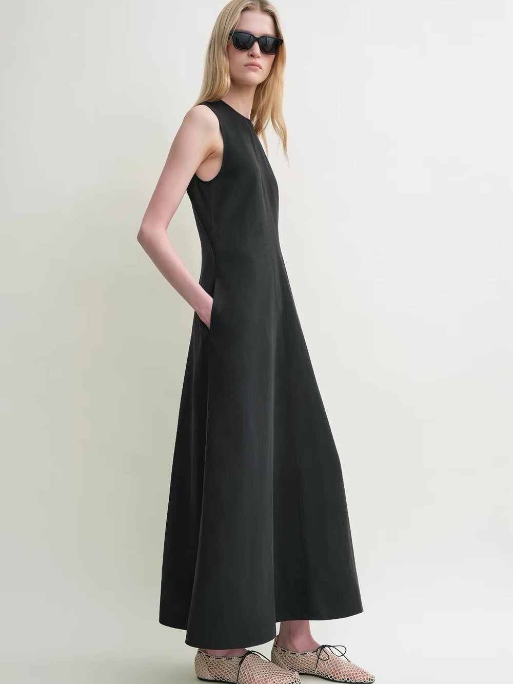 Toteme Fluid summer black dress - Picture 2 of 4